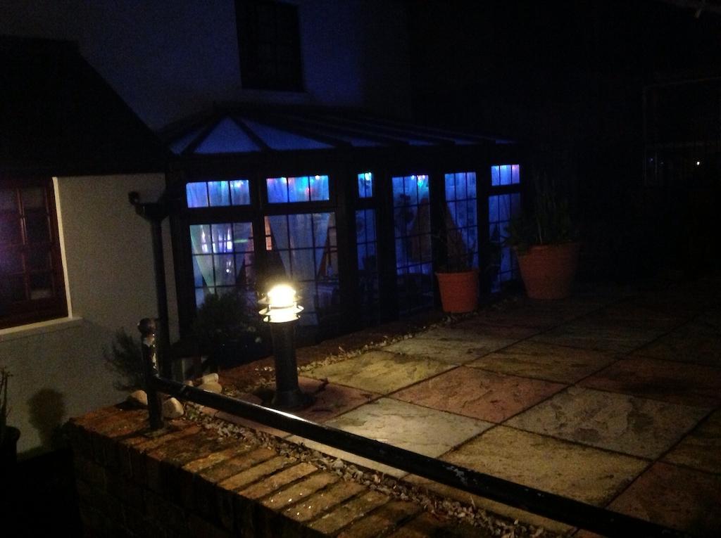 The Laurels Bed And Breakfast Cardiff Bagian luar foto